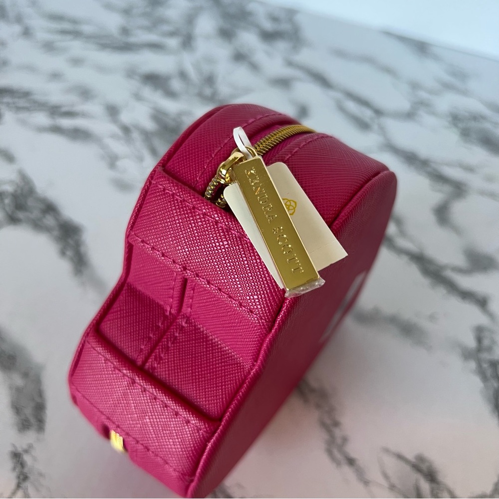 Kendra Scott Heart Jewelry Case in Hot Pink - Picture 4 of 12